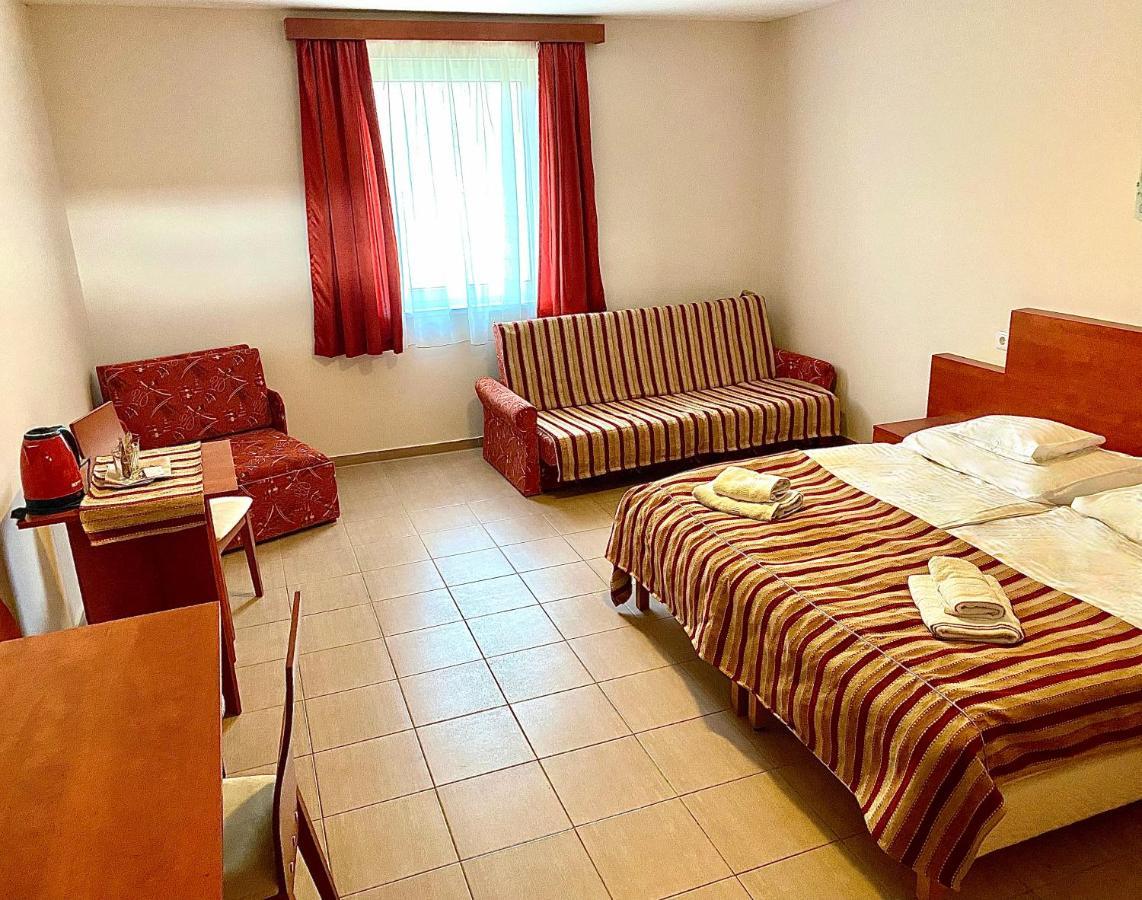 Ligetalja Termál Hotel Peneszlek Kültér fotó