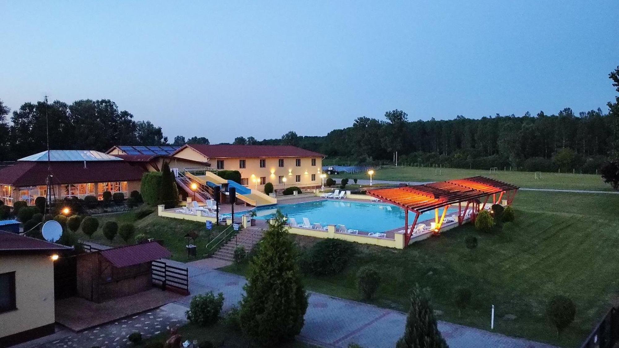 Ligetalja Termál Hotel Peneszlek Kültér fotó