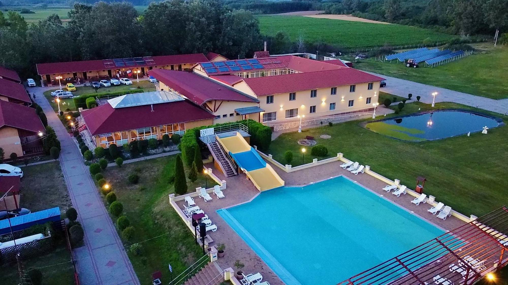 Ligetalja Termál Hotel Peneszlek Kültér fotó