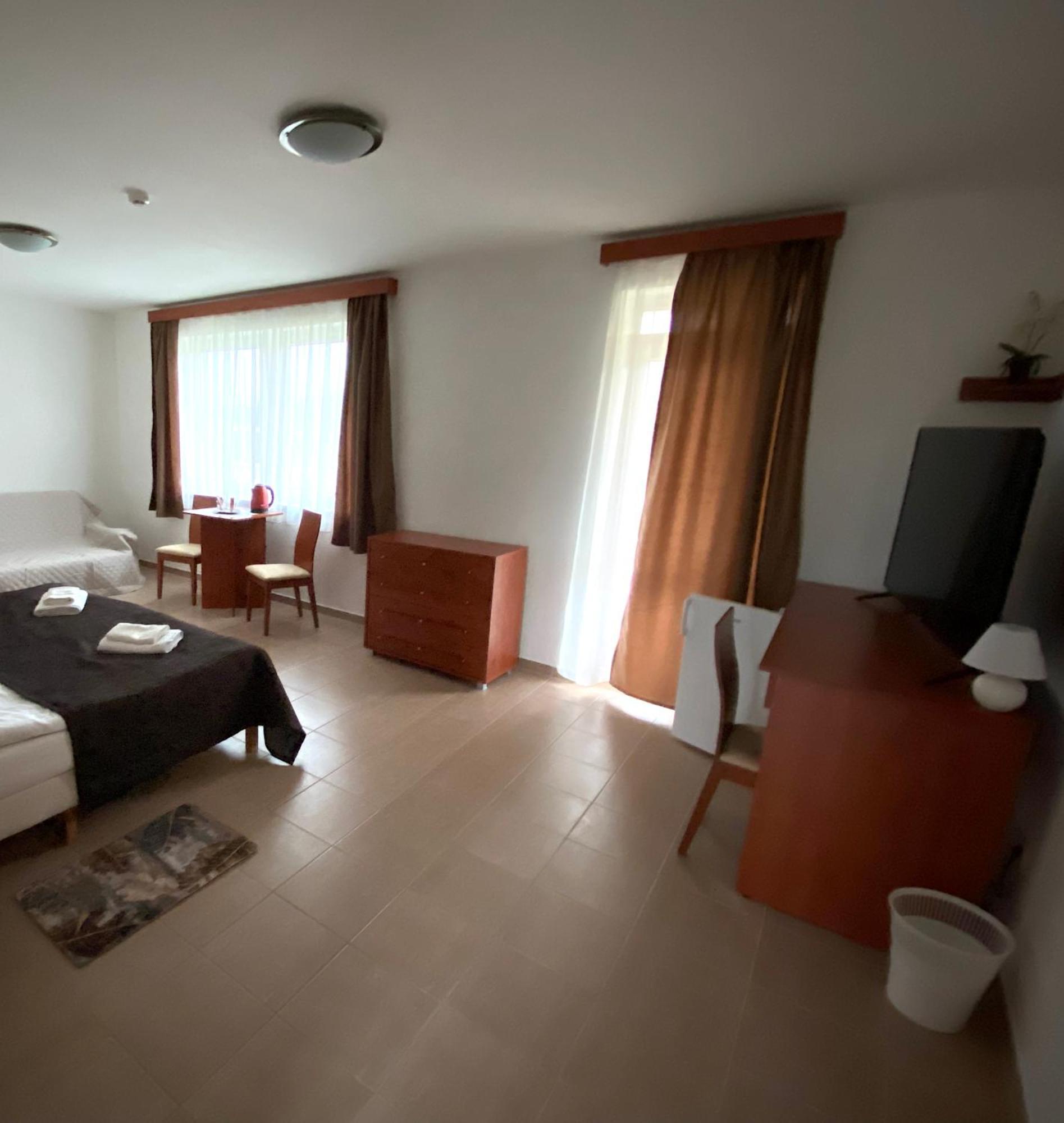 Ligetalja Termál Hotel Peneszlek Kültér fotó